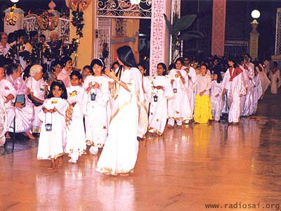 THE JOYOUS NAGARSANKEERTHAN
