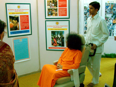 Bhagawan at the Exhibition on the theme, "Global Sai Health Mission"